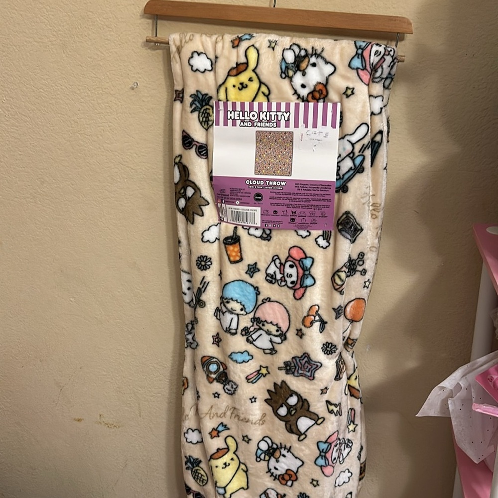 Hello kitty throw - Picture 2 of 3